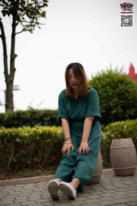 [物恋传媒] 2018.06.19 019期：莎莎-地道的青岛小姐姐（白色船袜、裸足）